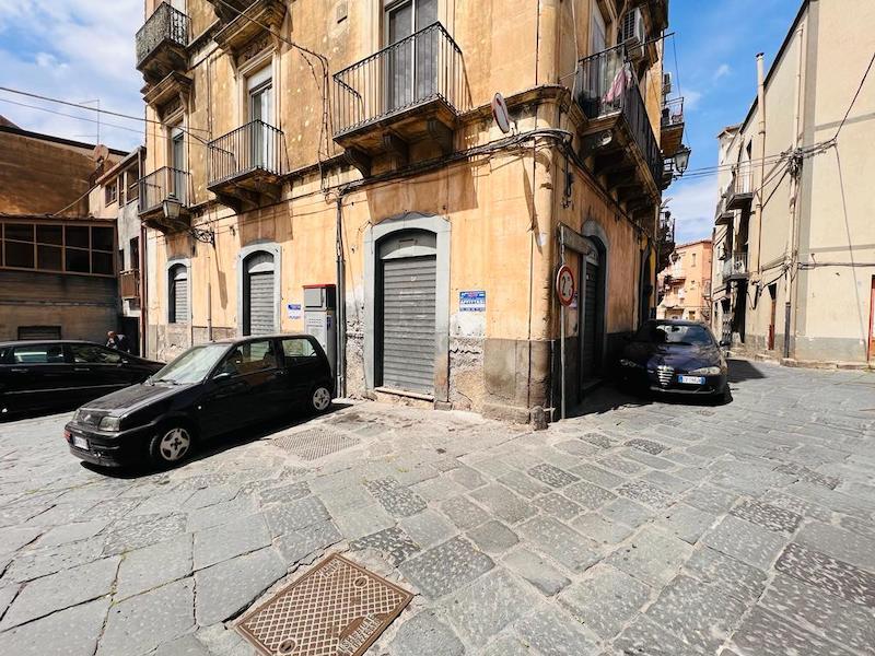 AFFITTO LOCALE  C1 – ZONA CENTRO STORICO – ADRANO